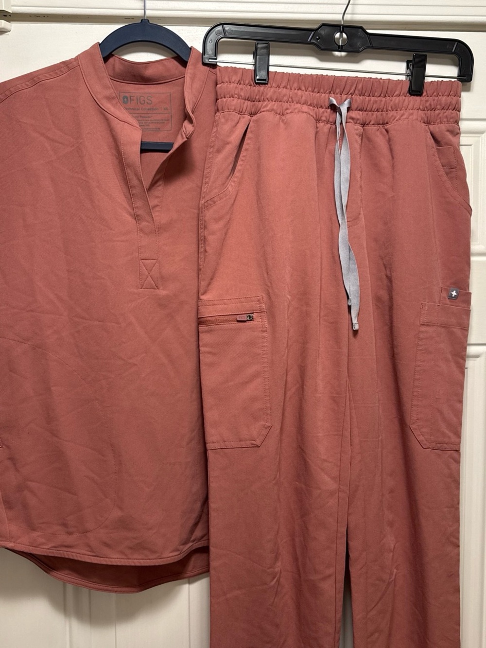 FIGS Women's Scrub Set in Dusty Rose